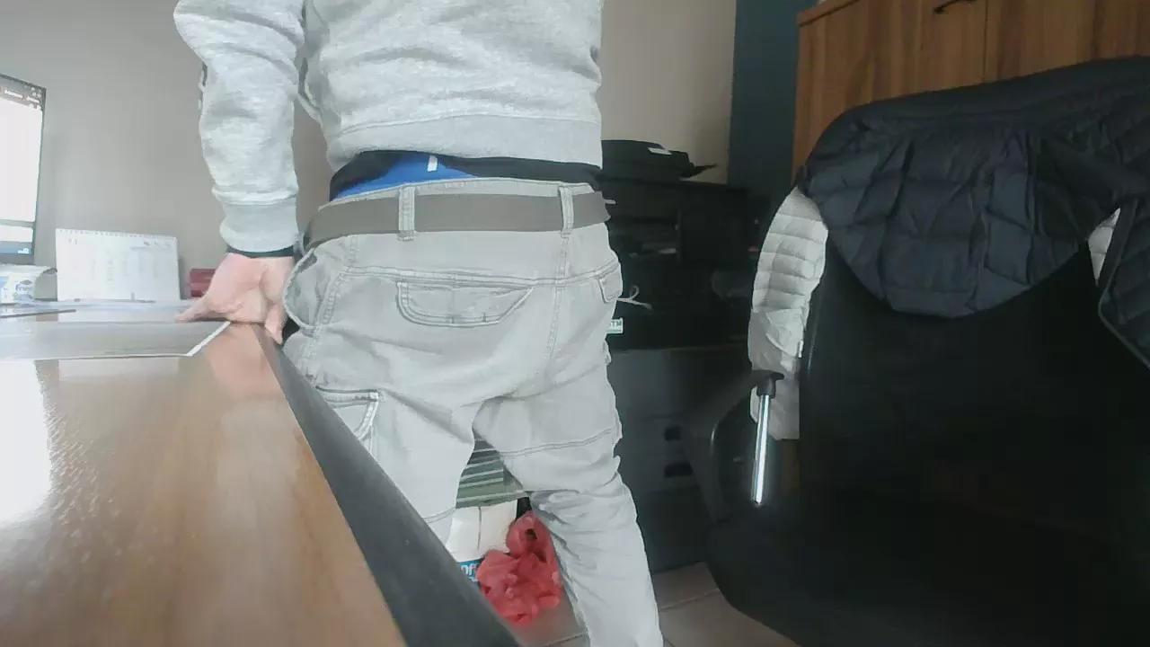 adam9987 from Cam4