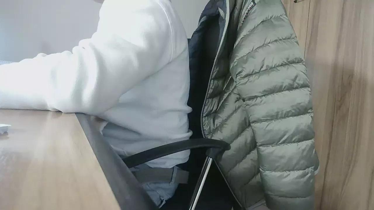 adam9987 from Cam4