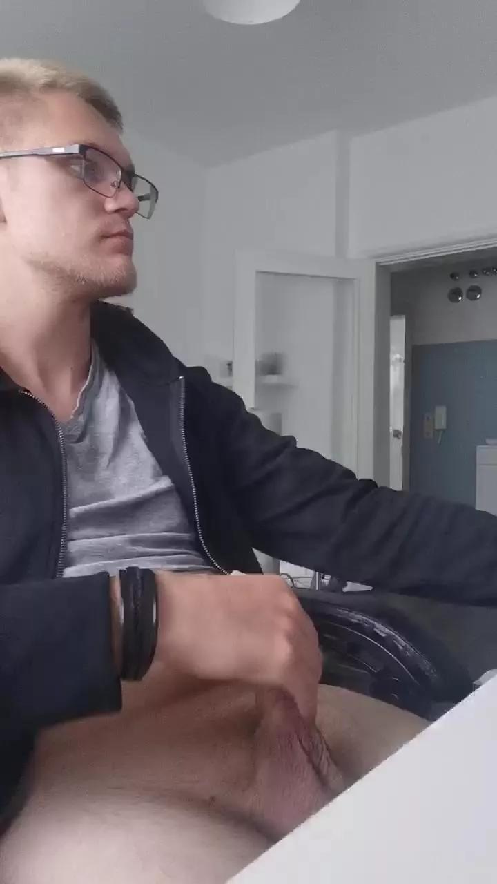 Aleex325 from Cam4