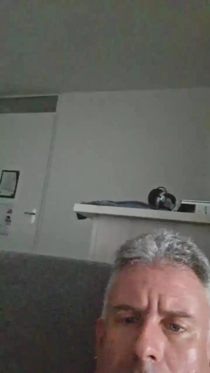 Analtrucker1 from Cam4