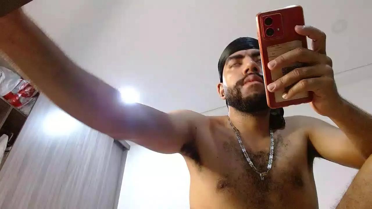 Aroon_Stonne from Cam4