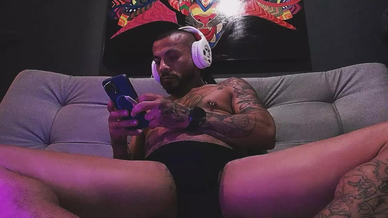 CallMeDouglas from Cam4