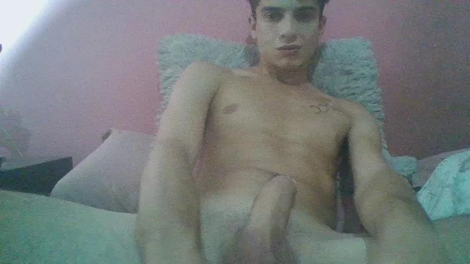 Elneneuru from Cam4