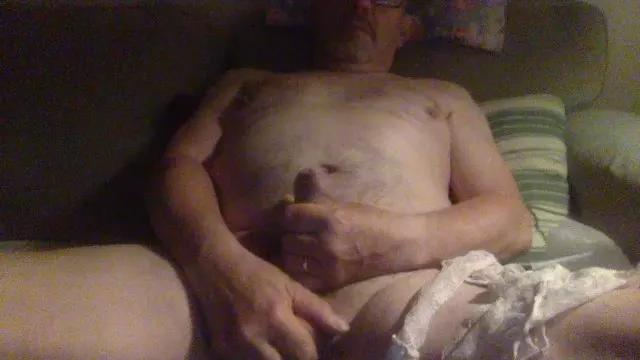 emmasuel84 from Cam4