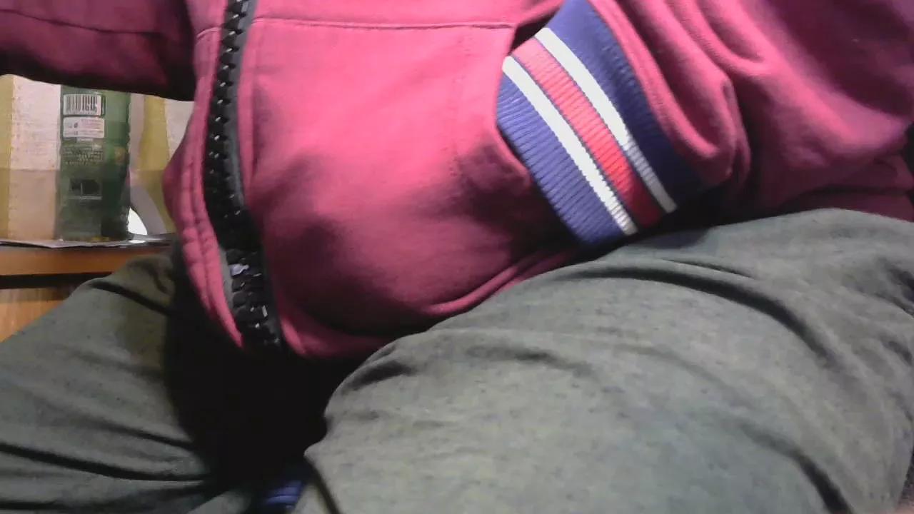 fluffbearr from Cam4