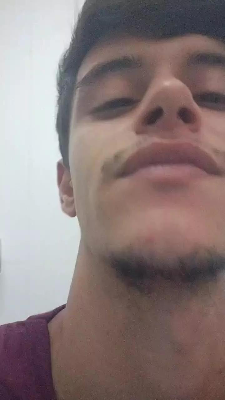 GiganteOMenino from Cam4