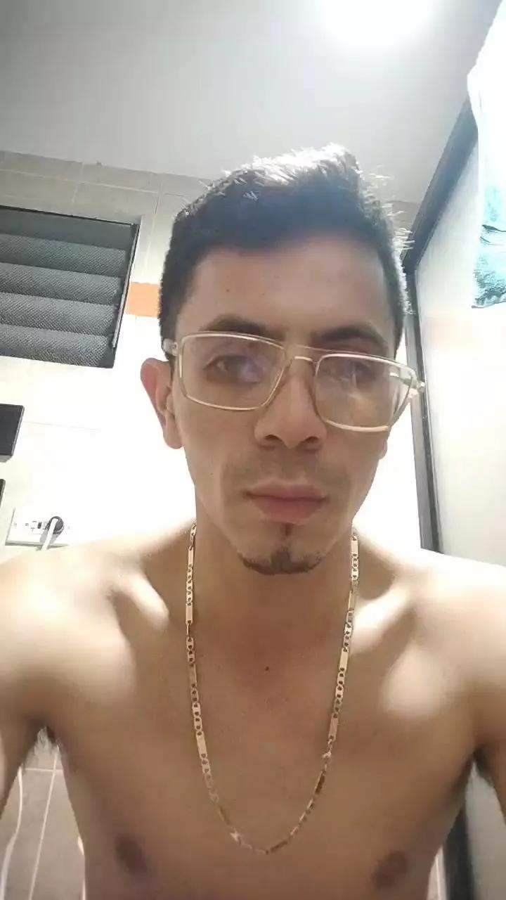 green_devin97 from Cam4