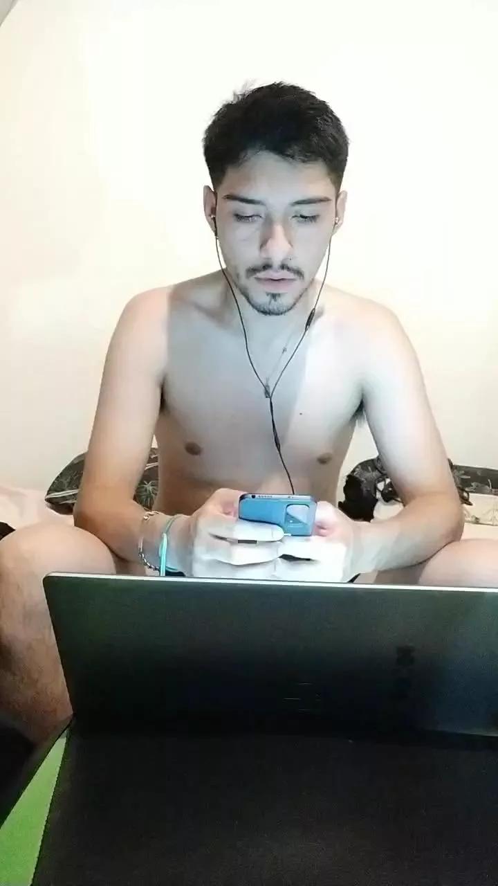 izzan from Cam4