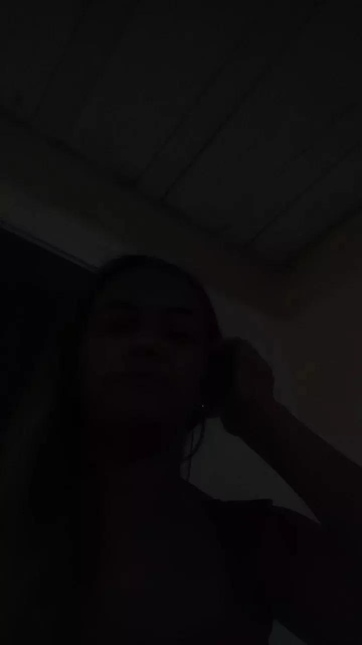 Lanny_Santos from Cam4