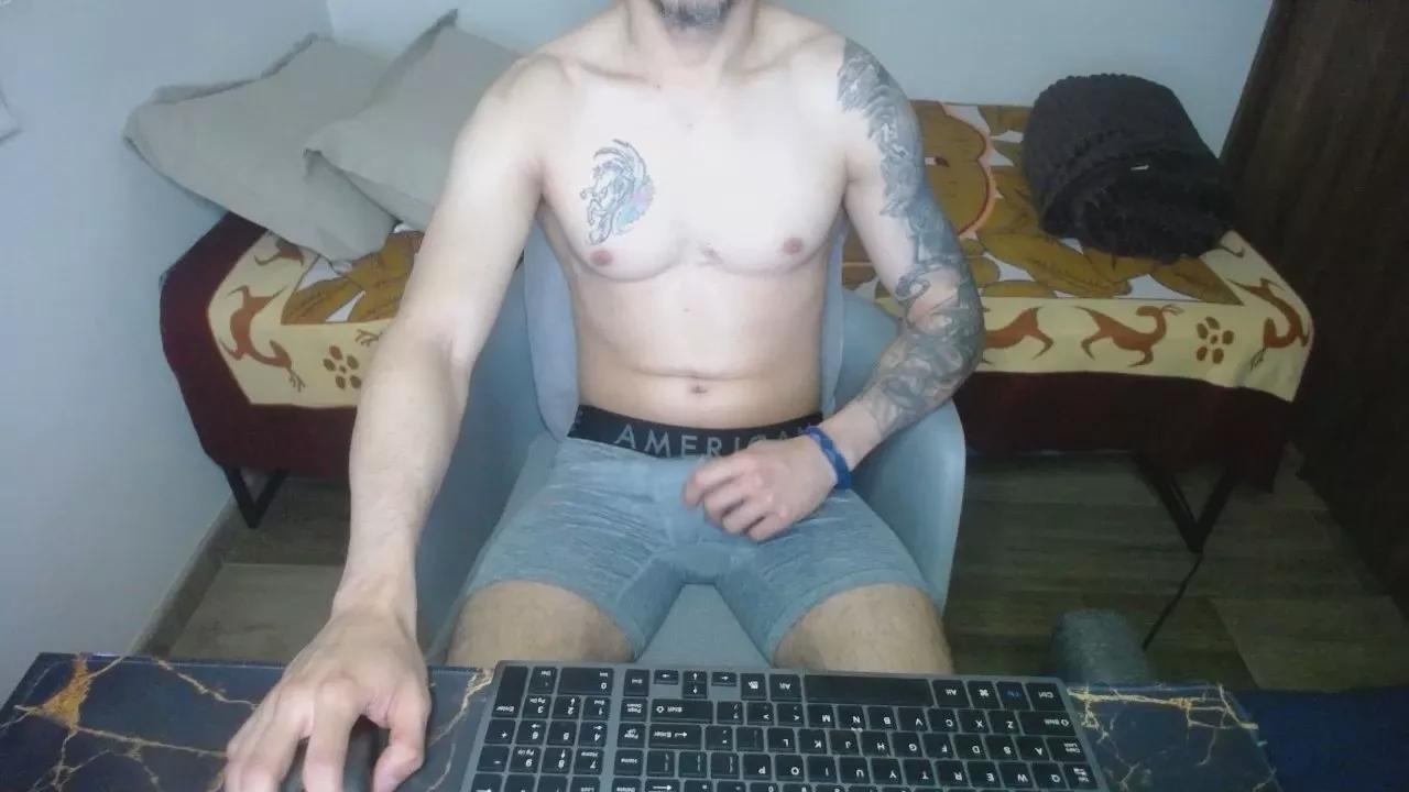 Lealboy from Cam4