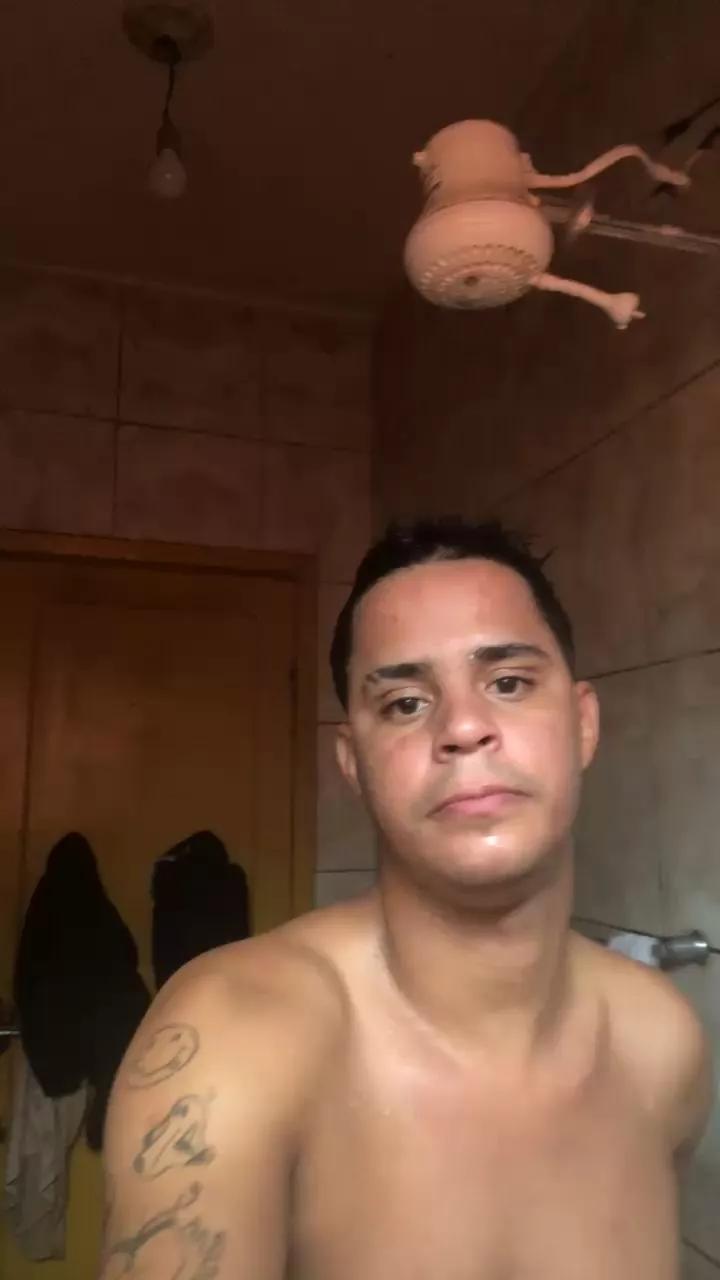Lipinh0 from Cam4