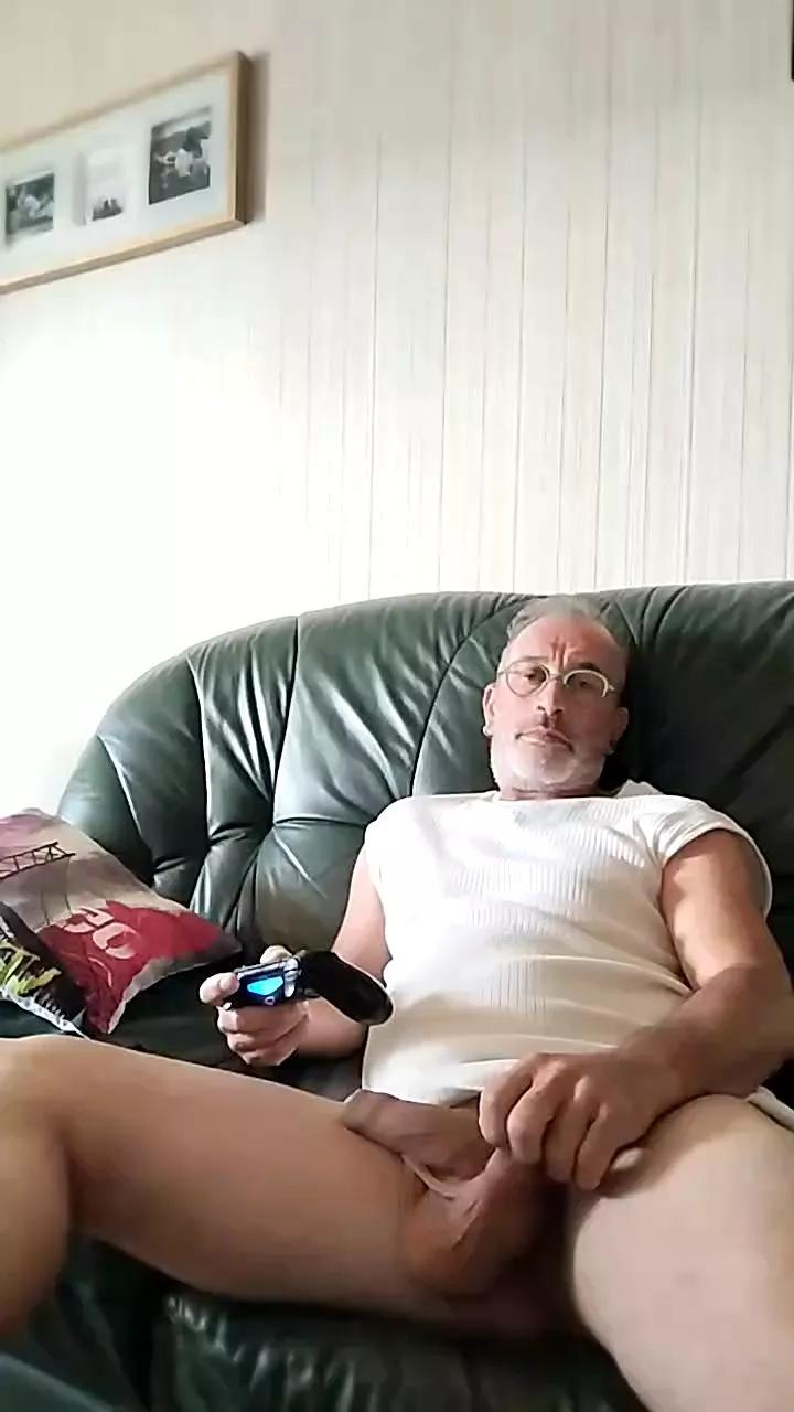 ptitcouic from Cam4