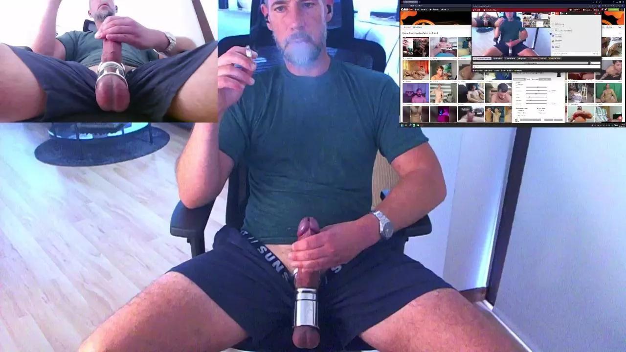 Reeper84 from Cam4