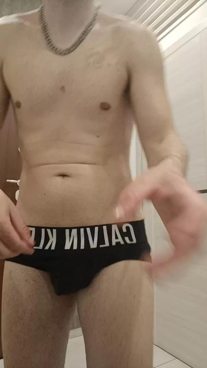 rodrigo1995 from Cam4