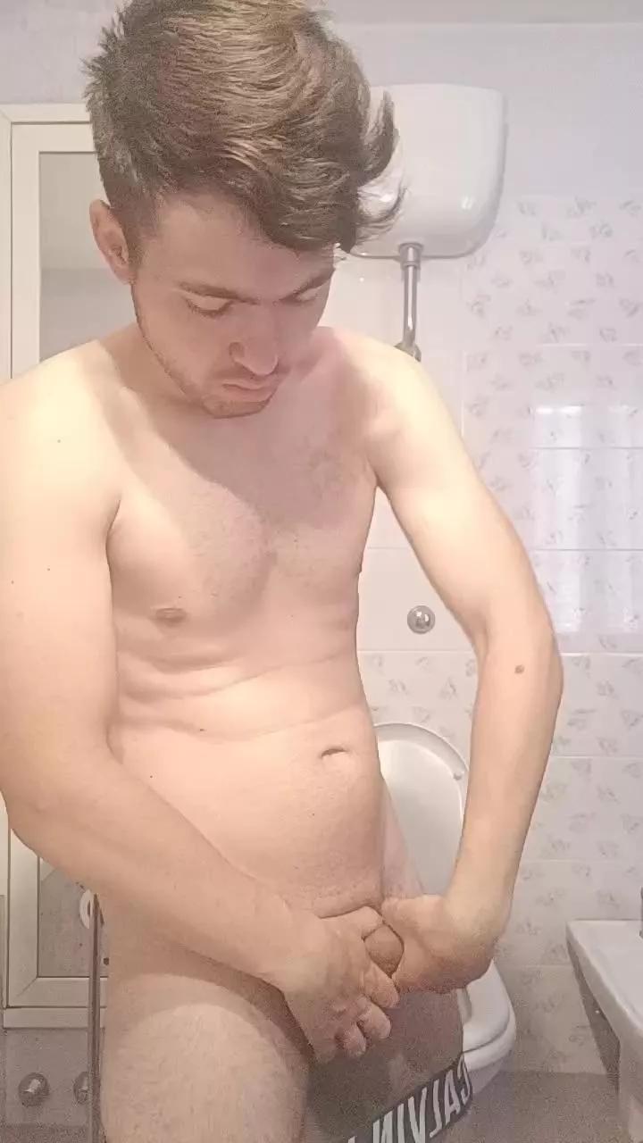 rodrigo1995 from Cam4