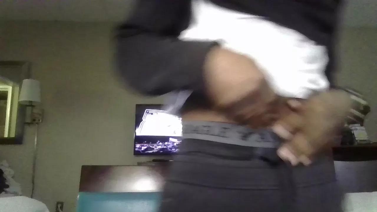 RonniePipeHer from Cam4