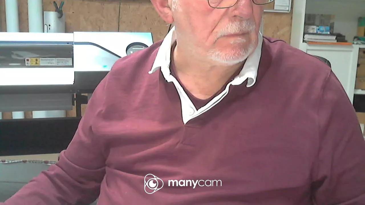usualbear from Cam4