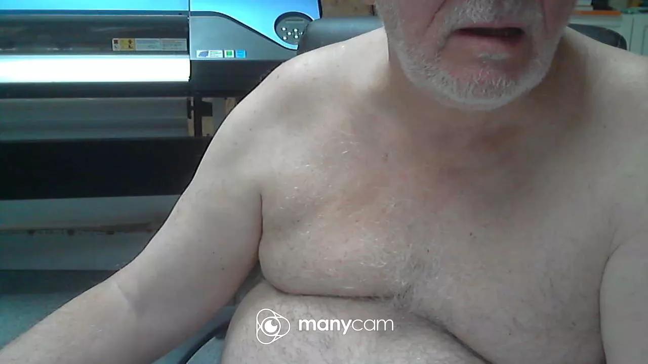 usualbear from Cam4
