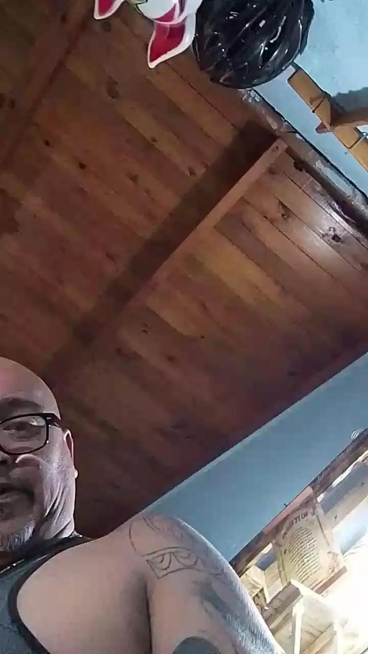 Yell47 from Cam4