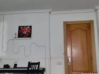 anna-monik from CamSoda