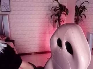 bella-green from CamSoda