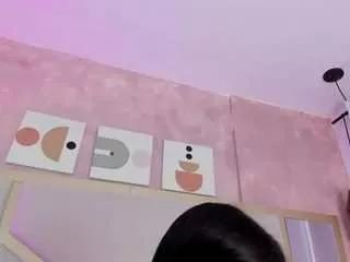 dollsweety from CamSoda