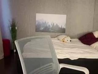 elielee from CamSoda