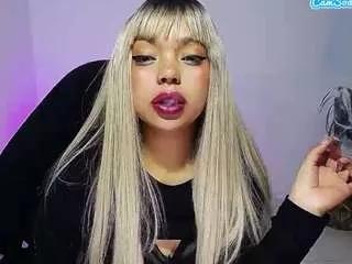 emerald00 from CamSoda