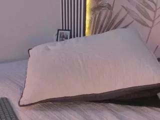samaantha-white from CamSoda