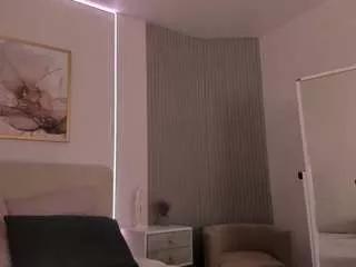 virrginchloee from CamSoda