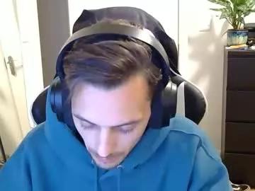2323gary from Chaturbate