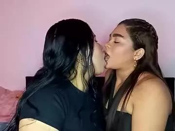 2moons_full_of_love from Chaturbate