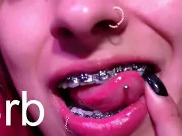 Agatacollinsss from Chaturbate