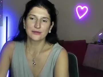 alianna_solo_kiss from Chaturbate