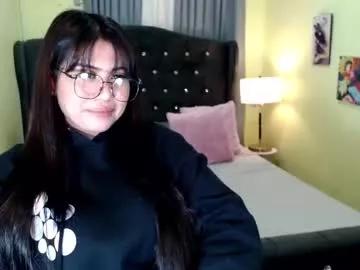 asias_hotkiara from Chaturbate
