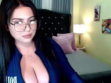 asias_hotkiara from Chaturbate