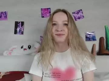 b4by_emilia from Chaturbate