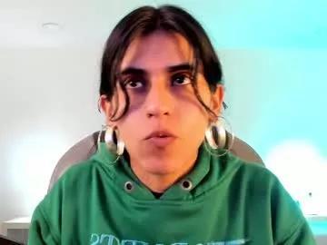 bella_poisonous from Chaturbate