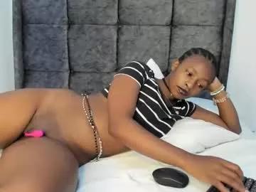 bella_thequeen from Chaturbate