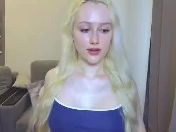 Caseylabow from Chaturbate