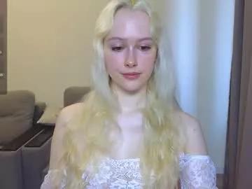 Caseylabow from Chaturbate