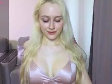 Caseylabow from Chaturbate