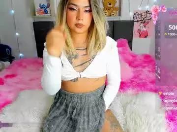 dannia_13 from Chaturbate
