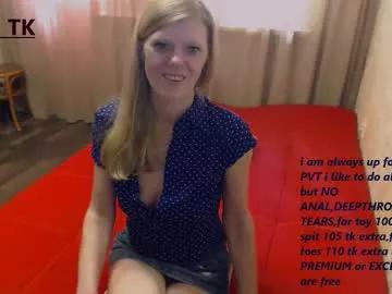 decentwhore from Chaturbate