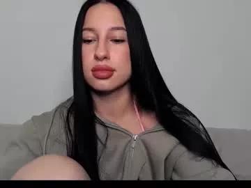 Delly_love from Chaturbate