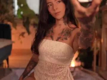 effylowell_ from Chaturbate