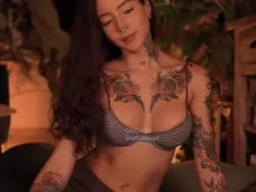 effylowell_ from Chaturbate