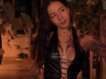 effylowell_ from Chaturbate