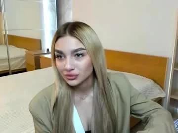 ellamilla from Chaturbate