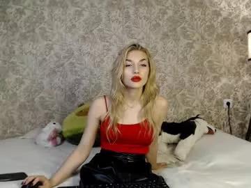 ellamilla from Chaturbate